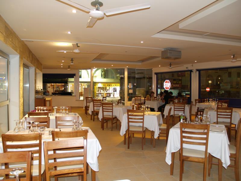 Daphne Hotel Apartments Cyprus Пафос Екстериор снимка